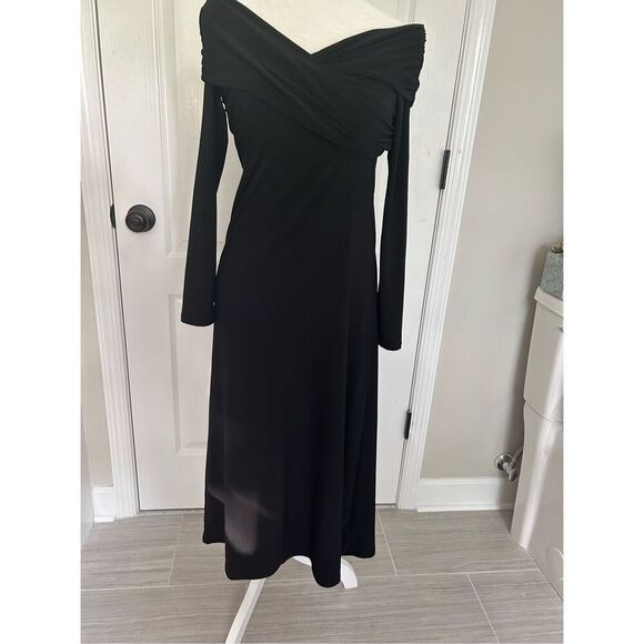 NWT Off-The-Shoulder Wilfred Aritzia Black Midi Dress Size Small - Picture 1 of 11